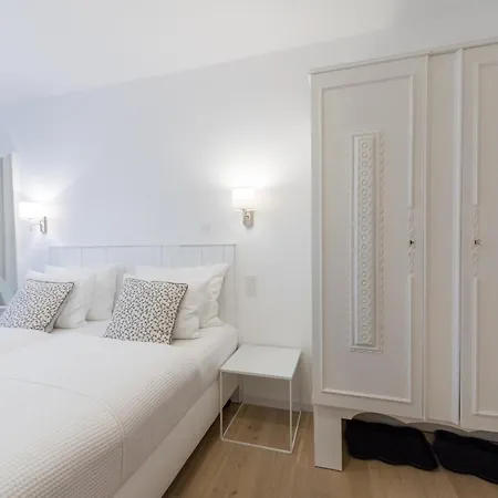 לינה וארוחת בוקר Berdorfer Eck - 4*